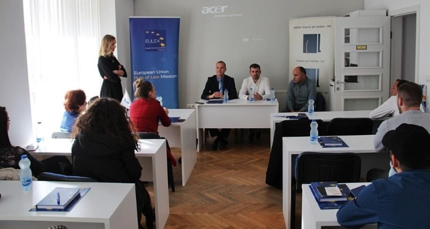 Instituti i Kosovës për Drejtësi dhe EULEX-i organizuan një seminar për monitorimin e gjykimeve për 20 monitorues laikë Instituti i Kosovës për Drejtësi dhe EULEX-i organizuan një seminar për monitorimin e gjykimeve për 20 monitorues laikë