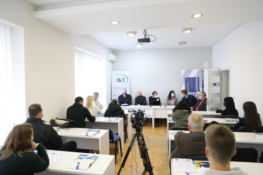 IKD dhe EULEX mbajnë trajnim për monitorimin e gjykimeve për 20 monitorues laikë