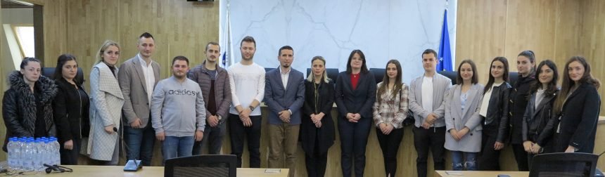 Përfaqësues të IKD-së dhe një grup studentësh të drejtësisë vizituan Gjykatën Kushtetuese