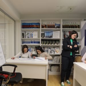 Studentët e Klinikës Ligjore të IKD-së, në vazhdimësi aftësohen për trajtimin dhe zgjidhjen e rasteve reale të pranuara nga QNJ-IKD