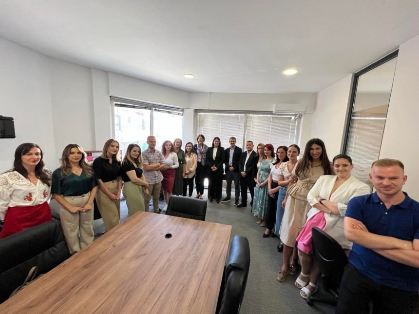 IKD mirëpret në vizitë znj. Lisa A. Johnson, Zëvendës Ndihmës Sekretare e Shtetit për Çështjet Ndërkombëtare të Narkotikëve dhe Zbatimit të Ligjit IKD mirëpret në vizitë znj. Lisa A. Johnson, Zëvendës Ndihmës Sekretare e Shtetit për Çështjet Ndërkombëtare të Narkotikëve dhe Zbatimit të Ligjit