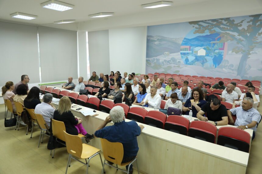 Diskutohet roli i shoqërisë civile në mbështetje të organizimit sindikal, fuqizimit të dialogut social dhe hapat për shpalljen e grevës së ligjshme Diskutohet roli i shoqërisë civile në mbështetje të organizimit sindikal, fuqizimit të dialogut social dhe hapat për shpalljen e grevës së ligjshme